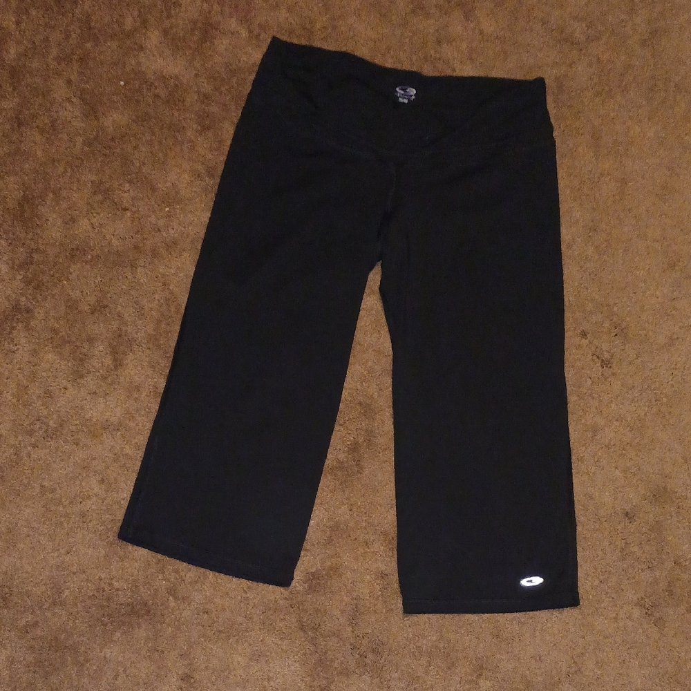 Must Bundle For $3 Offer.  C9 Women's M Wide Leg Athletic Capri Leggings